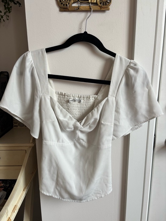 Abercrombie & Fitch Tops - Abercrombie & Fitch White Flutter Sleeve V-Neck Women's Top